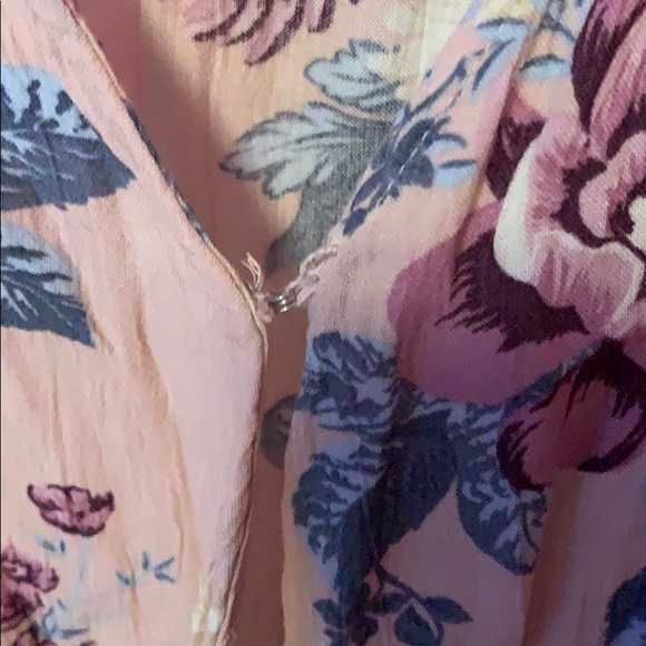 AE Floral Romper - Picture 5 of 5